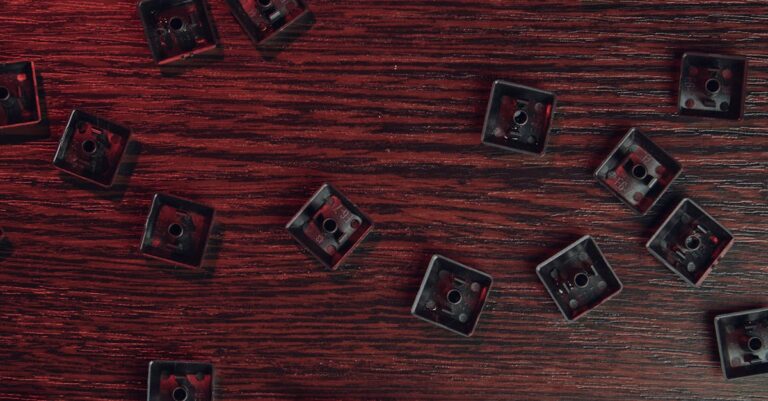 Illustration de Hamza Bendelladj : le hackeur algérien rejugé en France Algerian-hacker-criminal