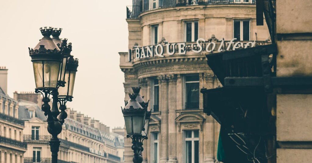 Illustration de Suicide chez EuropaFi : les risques psychosociaux pointés du doigt Banque-de-France-headquarters-Paris