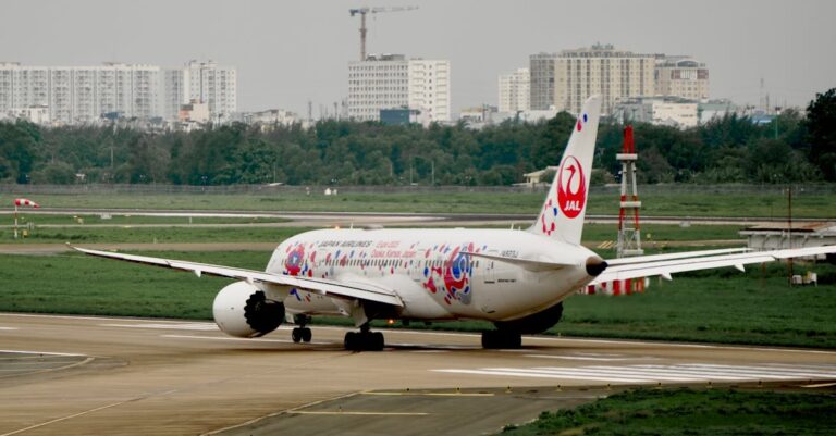 Illustration de Crash Air India : Interrupteurs de carburant en cause ? Boeing-787-crash-India