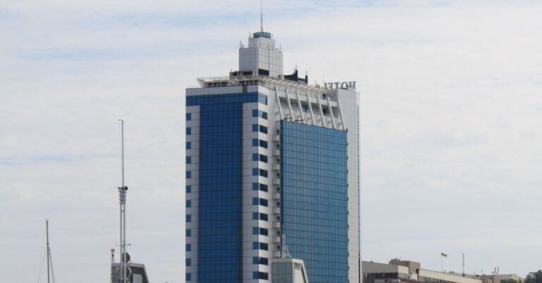 Donald-Trump-Ukraine-flag