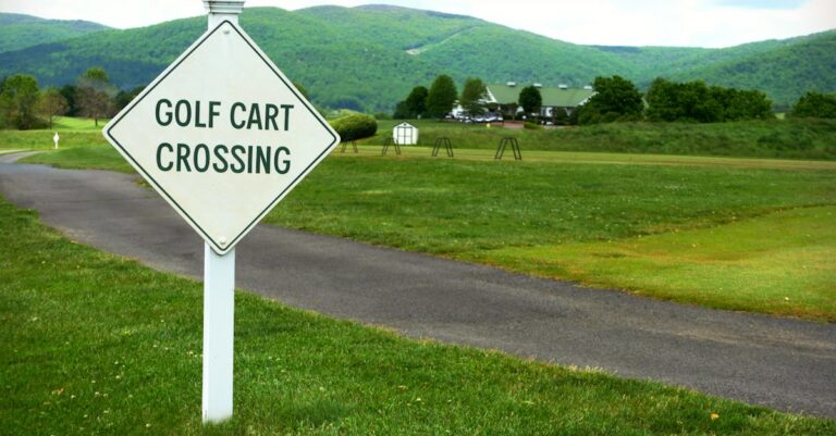 Illustration de Trump: Conflits d'intérêts et empire en expansion Donald-Trump-golf-course-Scotland