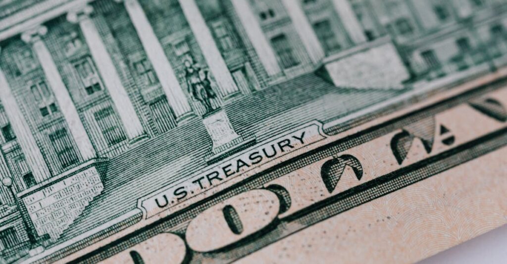 Illustration de L'UE prépare des représailles de 72 Mds € face aux menaces douanières US EU-US-trade