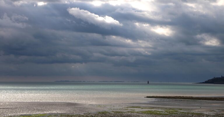 Illustration de Météo France: retour du soleil, risque d'incendie Sud-Est France-summer-weather