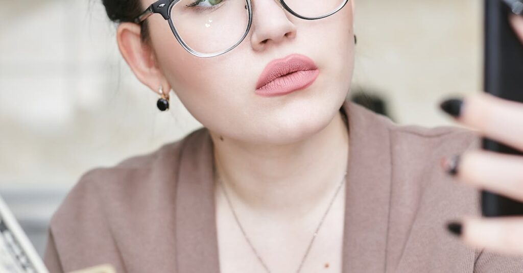 Illustration de La Gen Z : Une Révolution Financière Connectée Gen-Z-financial-habits
