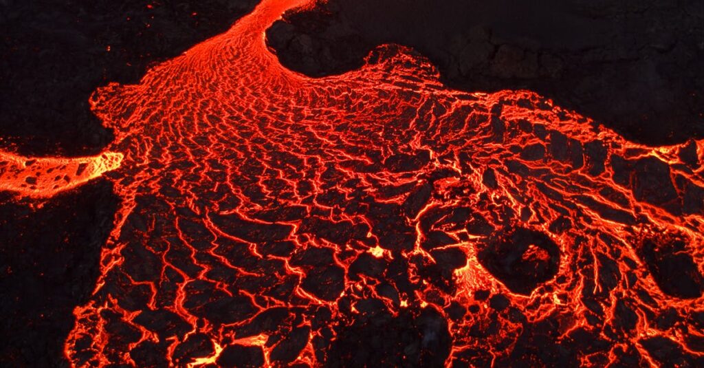 Illustration de Nouvelle éruption volcanique en Islande : risques limités Iceland-Reykjanes-volcano-eruption