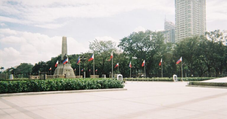 Illustration de Jedwabne : Yad Vashem dénonce une falsification historique Jedwabne-memorial-plaques