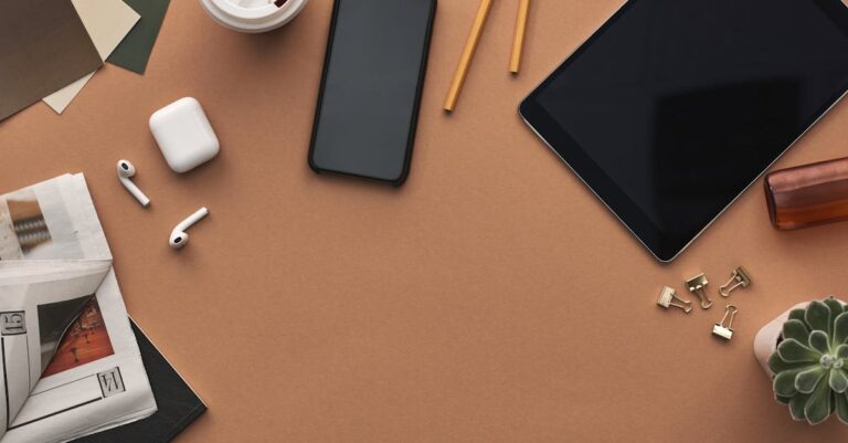 Le-Monde-newspaper-on-tablet-1