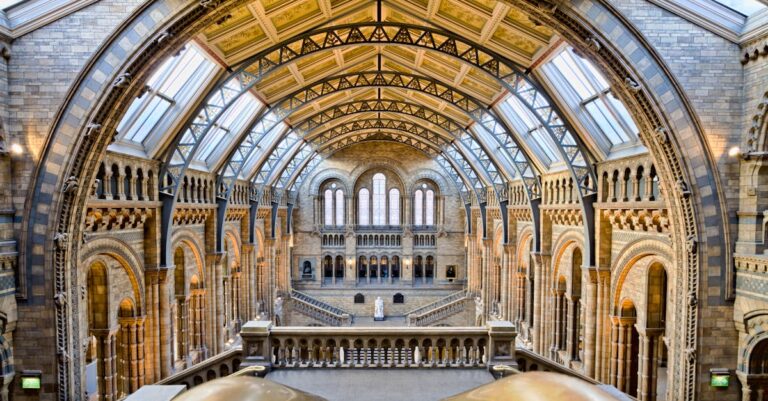 Illustration de Valéry Giscard d'Estaing et les grands travaux culturels Musee-dOrsay-main-hall