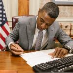 Nouvelle-Caledonie-flag-signing