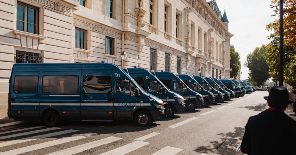 Illustration de Budget 2026 : fort impact sur les retraités, le plan Bayrou détaillé Paris-government-building