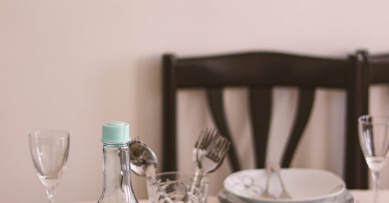 Illustration de Pernod Ricard : restructuration majeure, 140 postes supprimés Pernod-Ricard-bottle