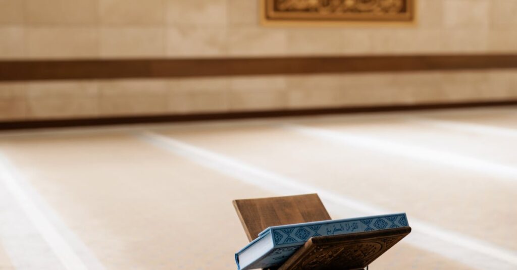 Illustration de Coran brûlé à Villeurbanne : un an de prison ferme Quran-burning-mosque