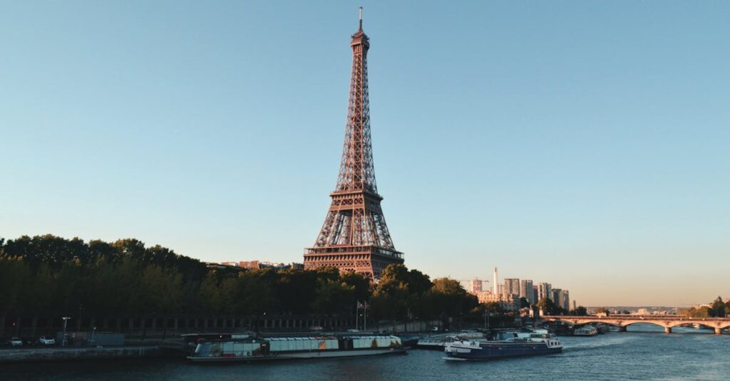 Illustration de Tour de France 2025 : l'ultime étape Lille-Paris Tour-de-France-Paris-stage