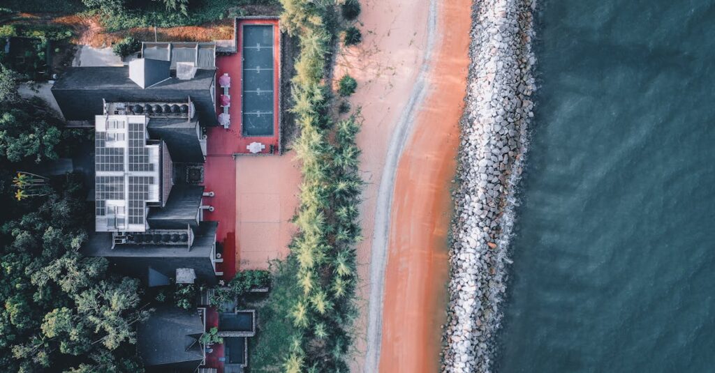 Illustration de Investir en bord de mer : prix et rentabilité des résidences secondaires beach-house-investment