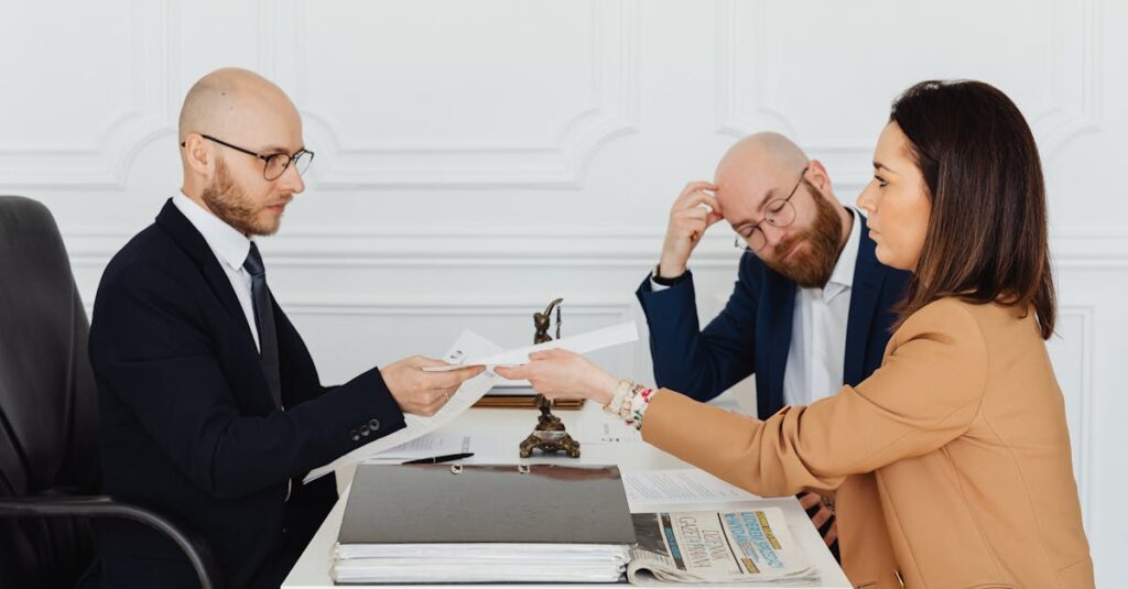 Illustration de Congés payés: la monétisation de la 5e semaine fait débat business-person-negotiating