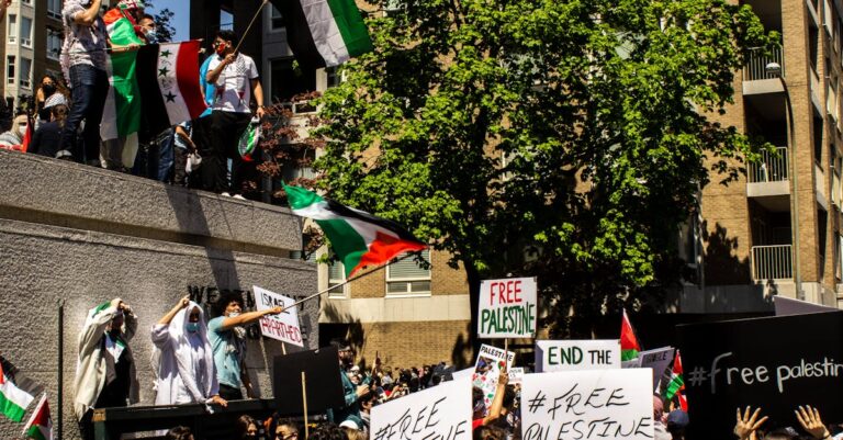 Illustration de Canada: Reconnaissance de l'État Palestinien en Septembre 2025 canada-flag-palestine