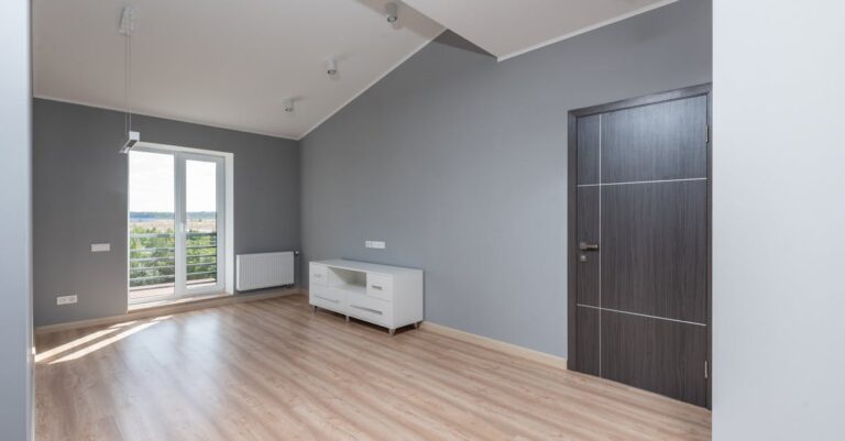 Illustration de Logements sous-occupés : un quart des ménages français concernés empty-rooms-house