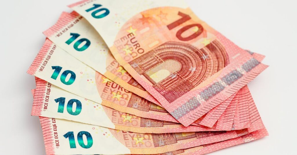 Illustration de Livret A : Alternatives rentables pour votre épargne euro-savings-account
