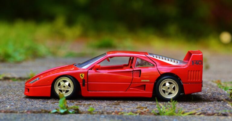 Illustration de Investissement fractionné : luxe et chevaux à portée de main ferrari-f40