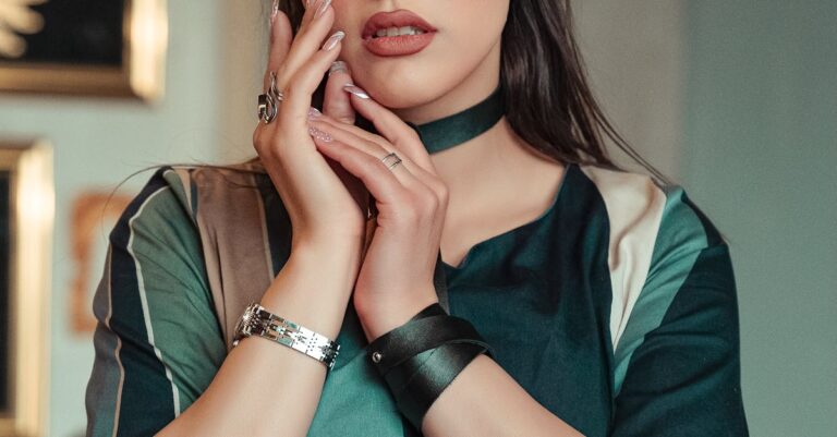 Illustration de Un cycliste franco-allemand arrêté en Iran, la France s'inquiète iranien-prisonnier