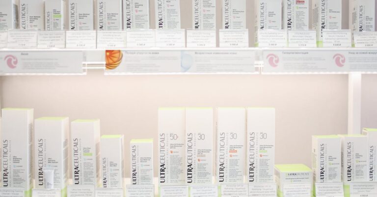 Illustration de LVMH : ventes en baisse au 1er semestre, résistance du groupe luxury-brand-sales-report