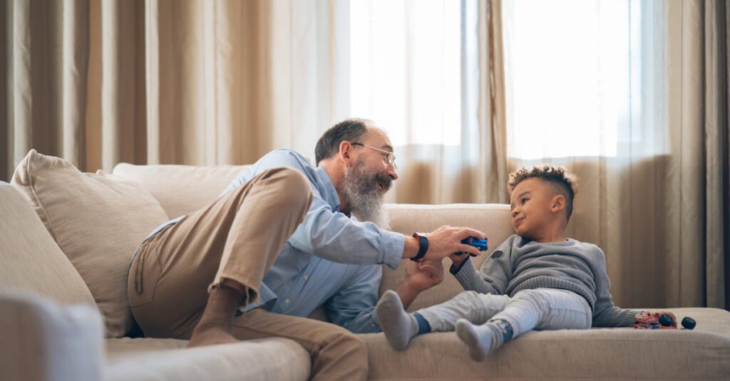 Illustration de Achat immobilier à 55-60 ans : un rêve encore accessible ? older-couple-home-ownership