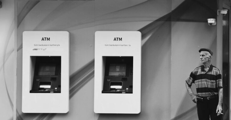 Illustration de Déficit public : L'OFCE pointe la baisse des recettes plutôt que les dépenses public-debt-finance