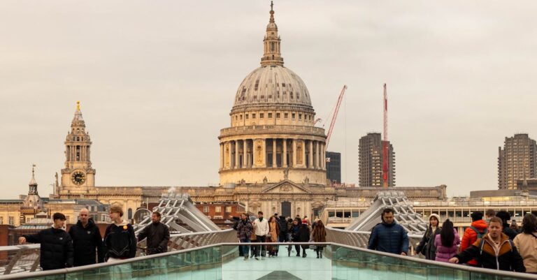 renault-group-building