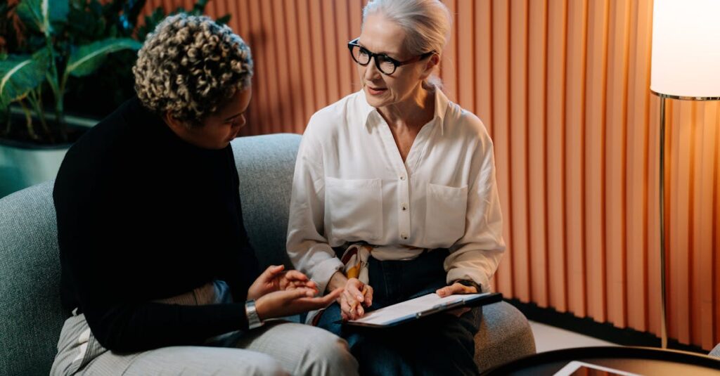 Illustration de Emploi des seniors : un record historique en France en 2024 senior-employment-France