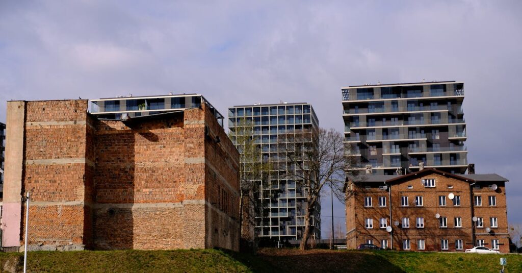 Illustration de Logement Social : Vague de Privatisations en France social-housing-transformation