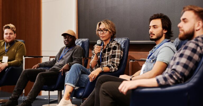 Illustration de Écologie en France : un moratoire sur les renouvelables inquiète solar-panel-debate