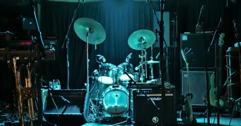 Illustration de Tiakola en concert au 93: Fiasco malgré un show mémorable tiakola-concert-stage