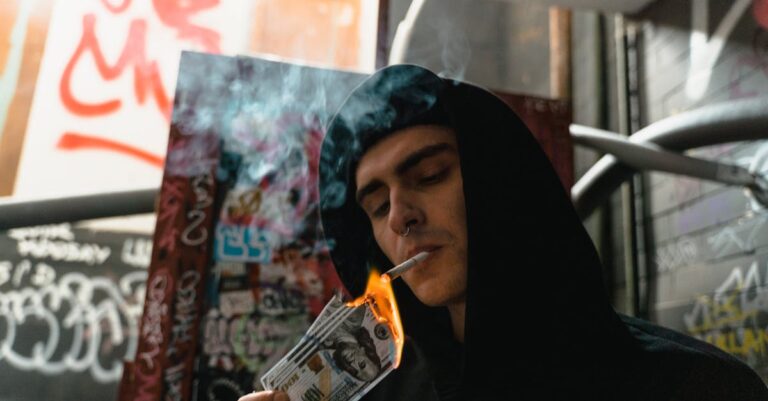 Illustration de «Nicolas qui paie» : la révolte des jeunes actifs face aux impôts youth-financial-protest