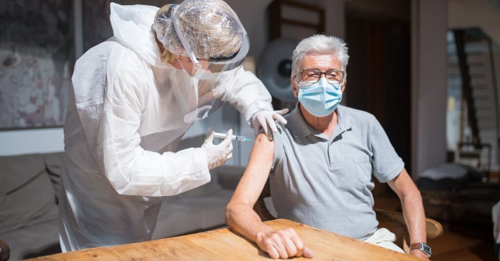Illustration de Vaccin zona : utilité et coût divisent les généralistes zona-vaccine-senior