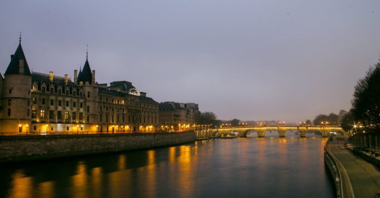 Illustration de Quatre corps dans la Seine : un homme en garde à vue Choisy-le-Roi-Seine-bodies