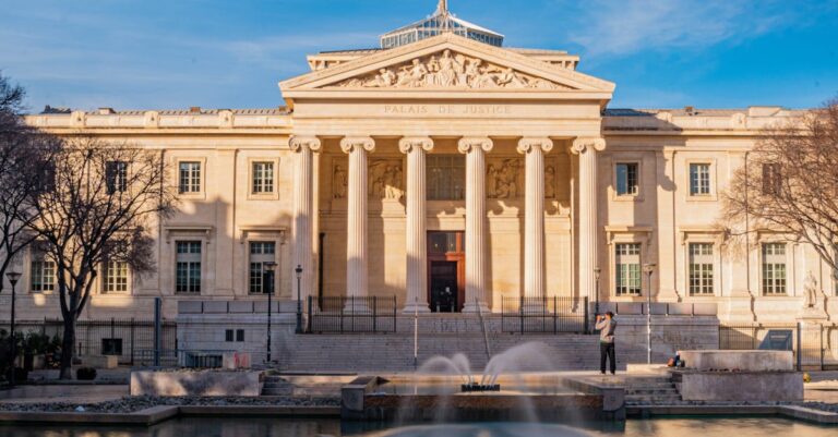 Illustration de Rétention des étrangers : le Conseil Constitutionnel censure la loi French-justice-building