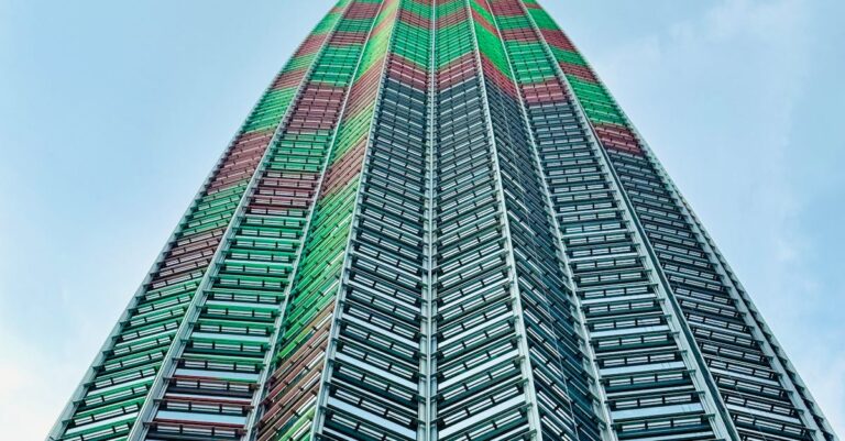 Illustration de Fuxin, Chine : refuge des jeunes fuyant la pression urbaine Fuxin-China-cityscape