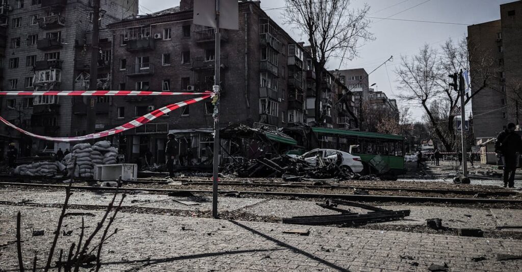 Illustration de Gaza : Israël cible la ville, annonce un plan stratégique à long terme Gaza-city-destruction