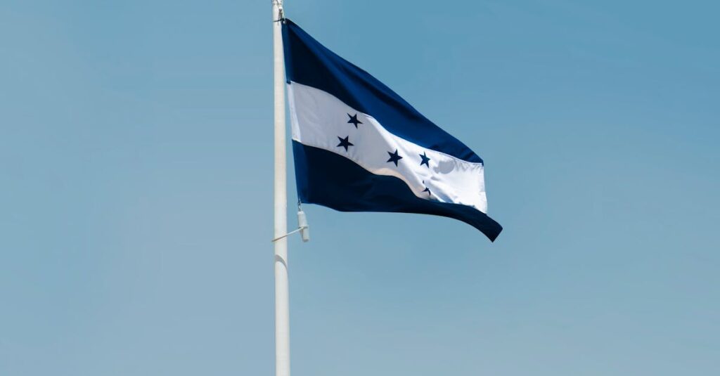 Illustration de USA : Accords de déportation avec Honduras et Ouganda Honduras-Uganda-flags