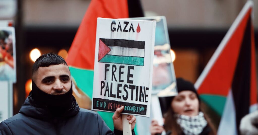 Illustration de Vidéos d'otages à Gaza : l'émoi en Israël et le débat ravivé Israeli-hostages-Gaza-tunnels