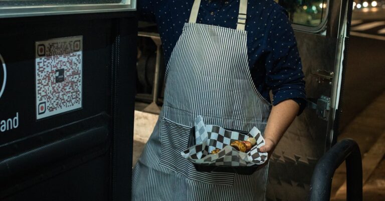 Illustration de Jean Imbert se retire de ses restaurants suite à une enquête pour violences conjugales Jean-Imbert-chef-cuisiner