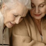 Le-Monde-newspaper-connection