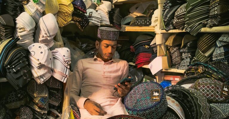 Illustration de SMCP : La crise de gouvernance touche à sa fin, 16% du capital récupéré SMCP-fashion-store