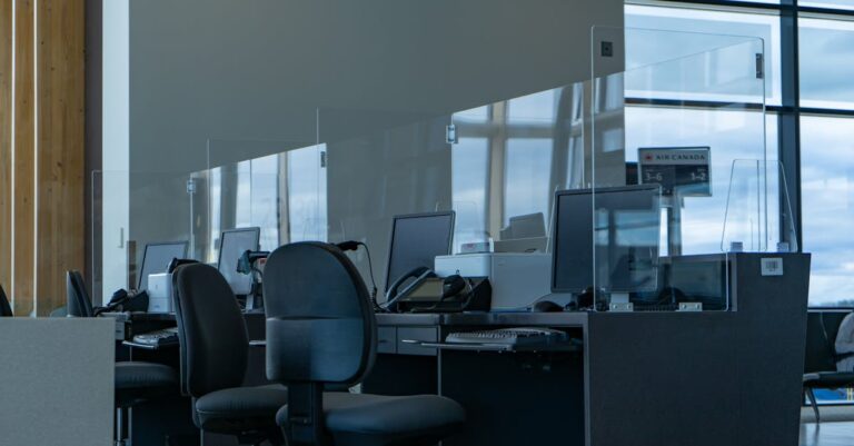 Illustration de L'ONU renforce la sûreté aérienne face aux menaces russes airport-security-equipment