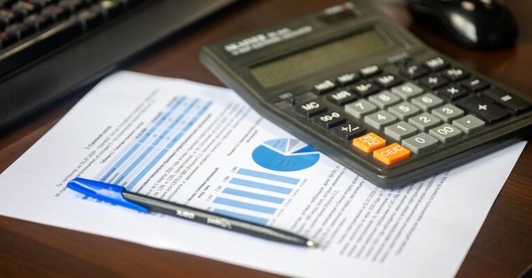 Illustration de Atos : Perte Nette Réduite malgré la Baisse du Chiffre d'Affaires atos-financial-report