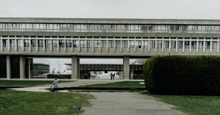 canadian-college-students