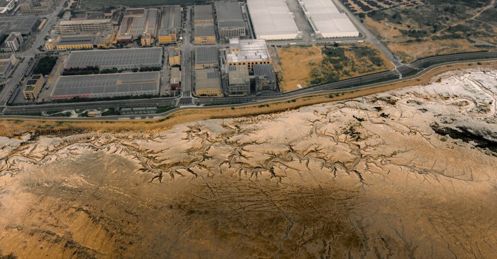 Illustration de Terres rares : Trump menace la Chine de taxes à 200% china-rare-earths-factory