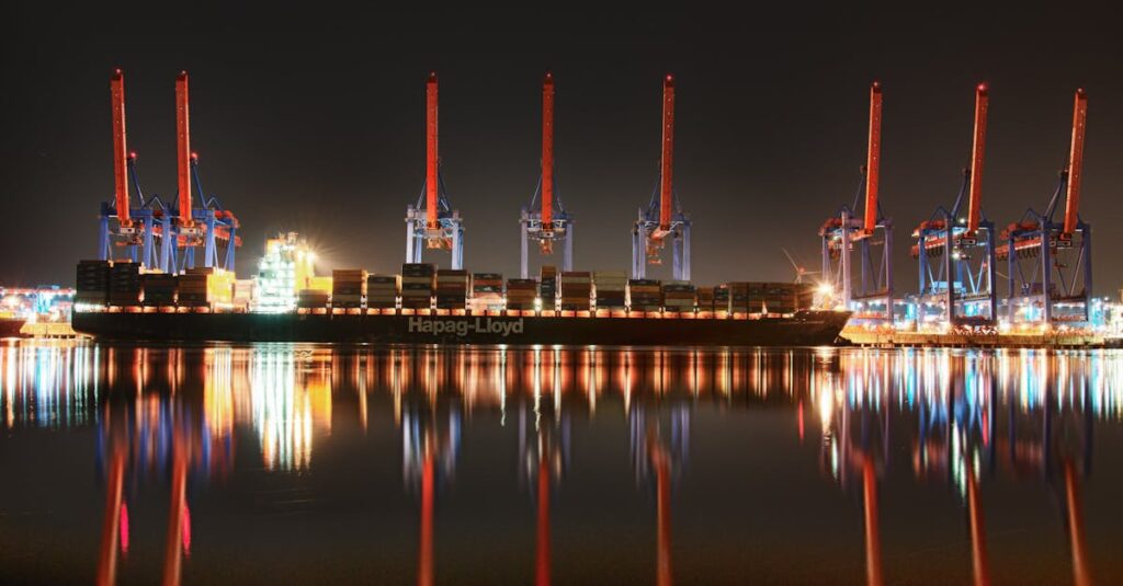 Illustration de Droits de douane : un bienfait inattendu pour le climat ? container-ship-Hamburg