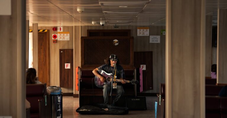 Illustration de Daniel Balavoine: L'Aziza, hymne contre le racisme daniel-balavoine-singer
