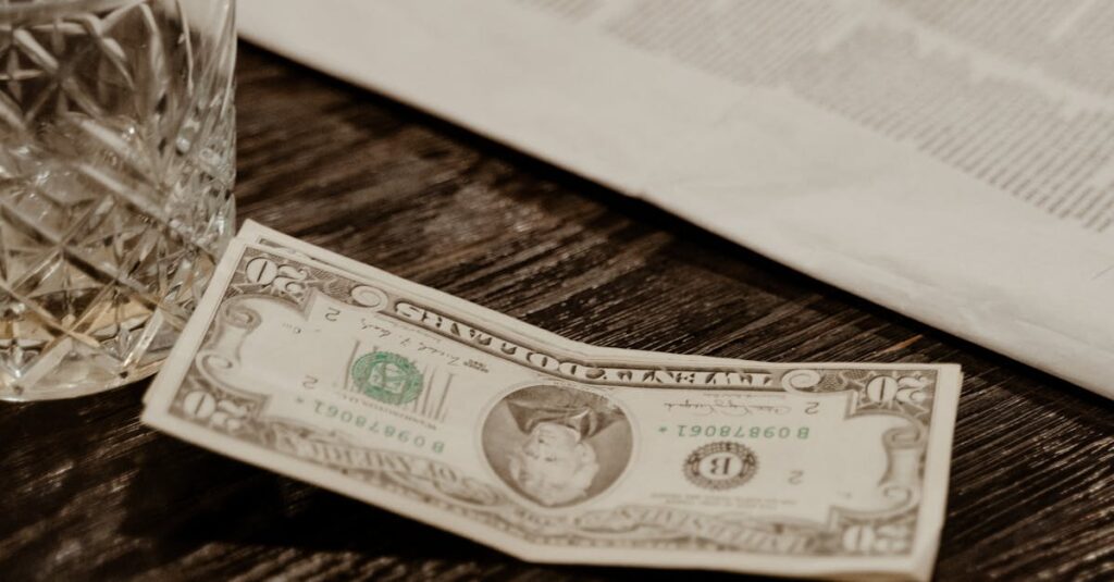Illustration de Le dollar stagne, inquiétudes sur l'économie US dollar-economy-news